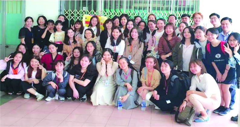 韓文翻譯比賽吸引本市多所大學的大學生參加。