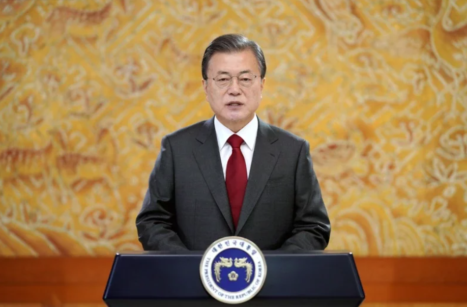 韓國總統文在寅就法務部對檢察總長尹錫悅的停職處分問題向國民致歉，並表示會尊重法院判決。 圖／歐新社資料照