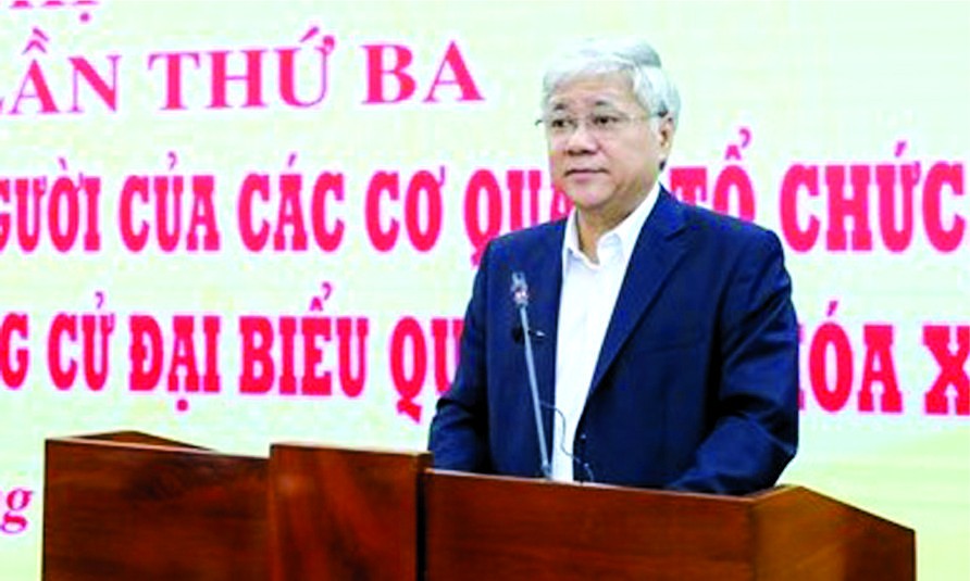 越南祖國陣線中央委員會主席杜文戰會上致詞。