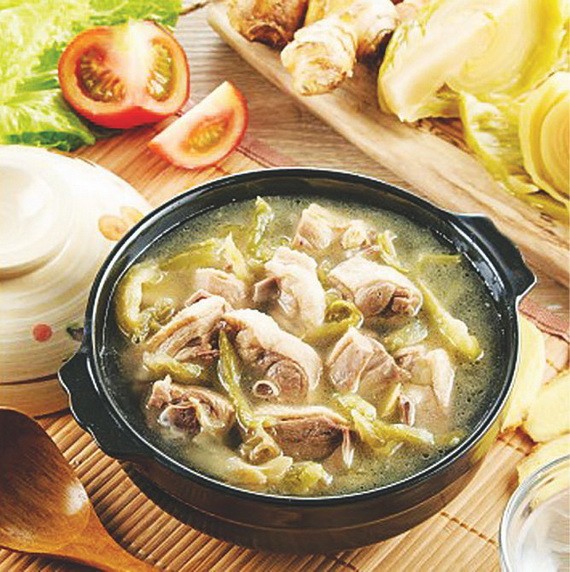 酸菜鴨是一道菜，用酸菜和鴨子做成的。