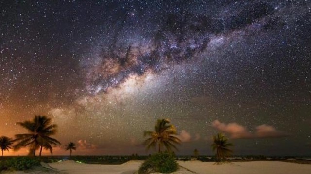智利阿塔卡馬沙漠夜景。（圖源：互聯網）