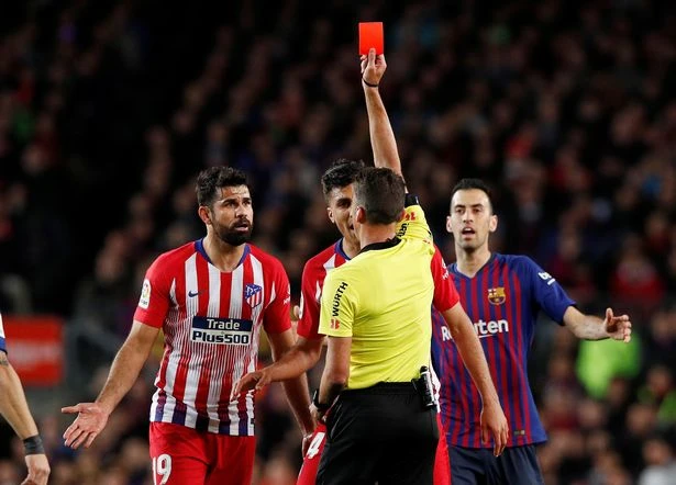 Diego Costa nhận thẻ đỏ vì xúc phạm mẹ trọng tài chính