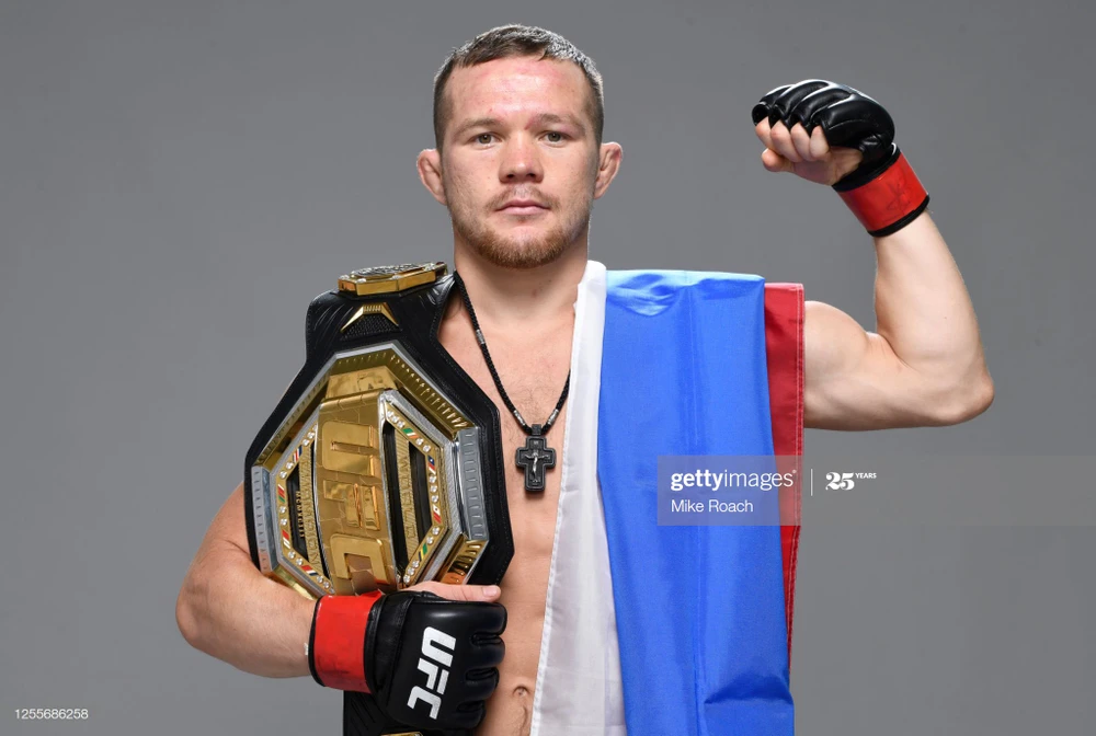 Yan trở thành võ sĩ Nga thứ 2 giành đai vô địch UFC