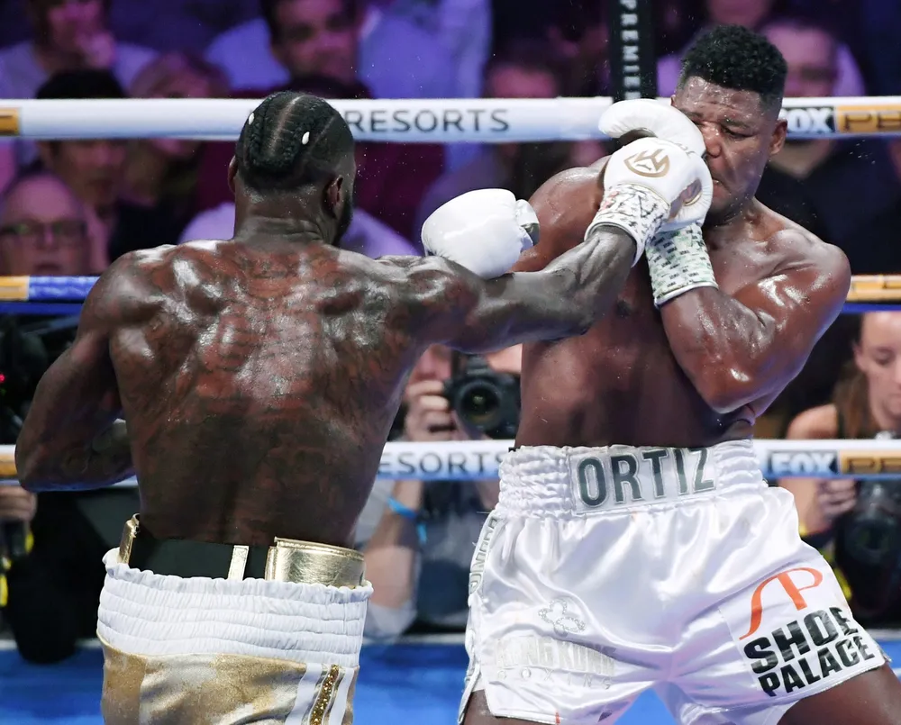 Deontay Wilder “áo giáp”: Song quyền nguy hiểm nhất, nhưng cũng là “vũ khí duy nhất” chống Tyson Fury “giận dữ” ảnh 1 Deontay Wilder “áo giáp”: Song quyền nguy hiểm nhất, nhưng cũng là “vũ khí duy nhất” chống Tyson Fury “giận dữ” ảnh 1