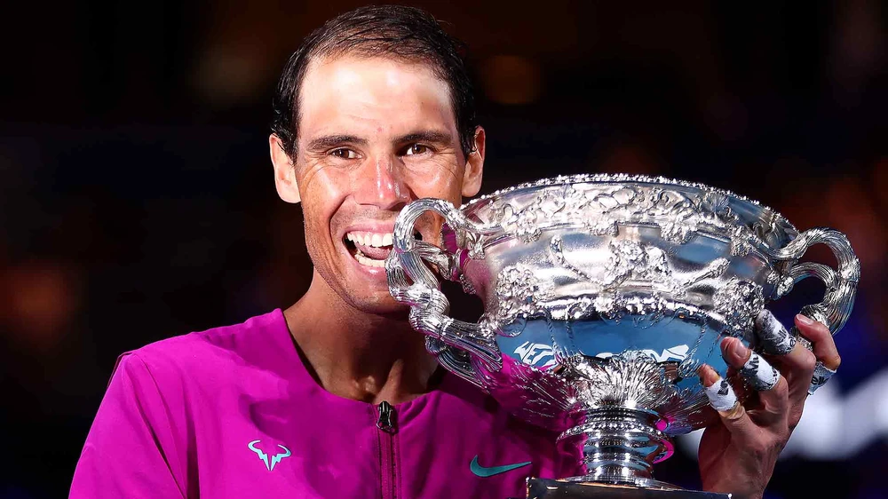 Rafael Nadal cắn chiếc cú vô địch Grand Slam thứ 21
