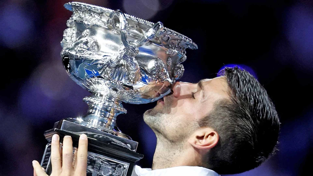 Djokovic vô địch Australian Open lần thứ 10 