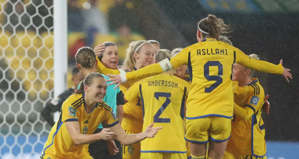 Tuyển nữ Thụy Điển ăn mừng chiến thắng cuối trận