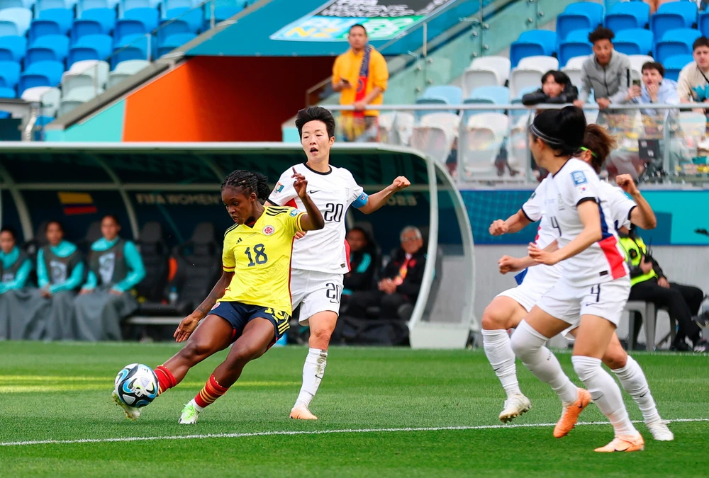 Caicedo "nữ" ghi bàn vào lưới Hàn Quốc