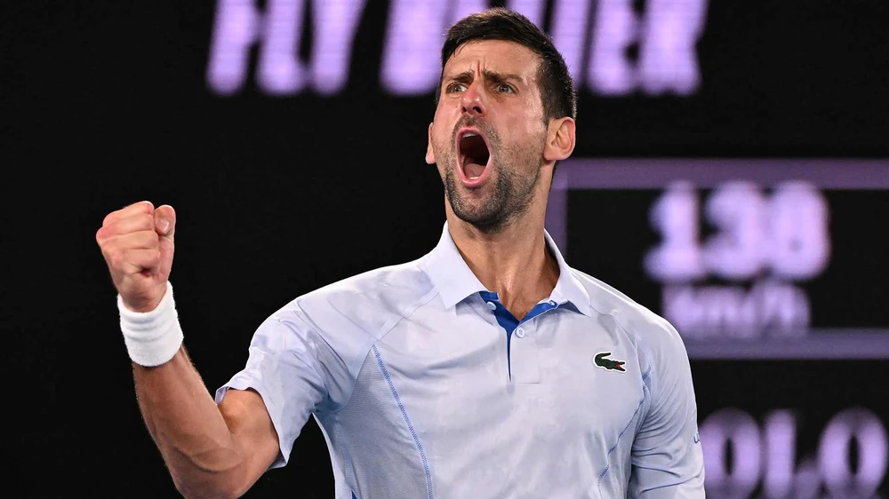 Djokovic "vượt ải" đầy hú vía