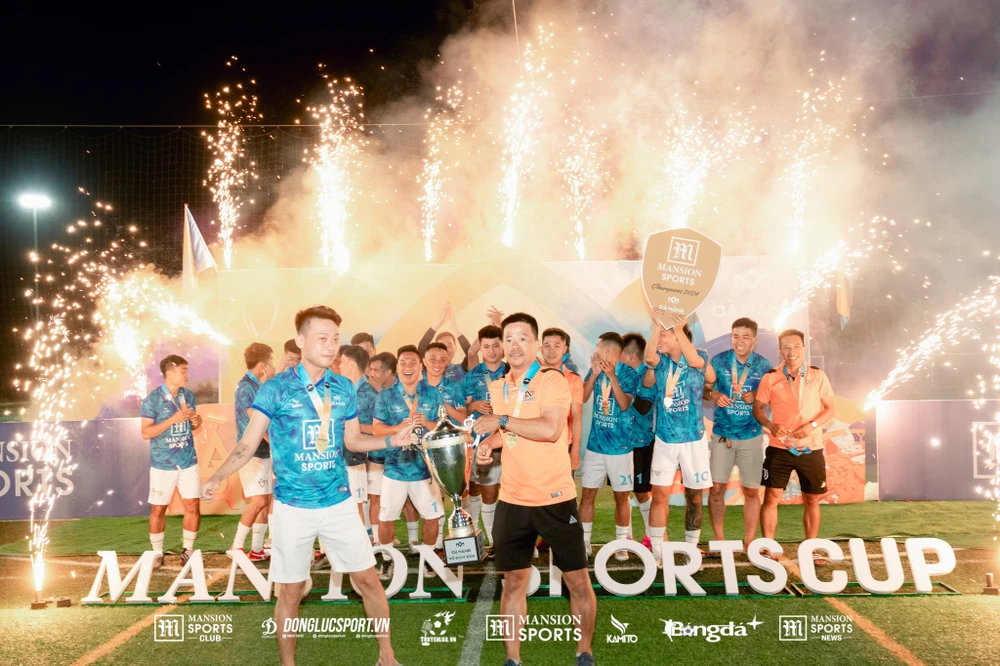 CK Store FC đăng quang ngôi vô địch Mansion Sports Cup 2024 (KV Đà Nẵng). Ảnh: ĐOÀN NHẬT