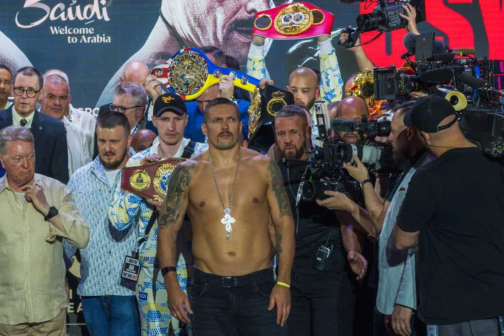 Usyk đã kế thừa, thậm chí "phát dương quang đại" sự nghiệp mà anh em nhà Klitschko đã khởi xướng