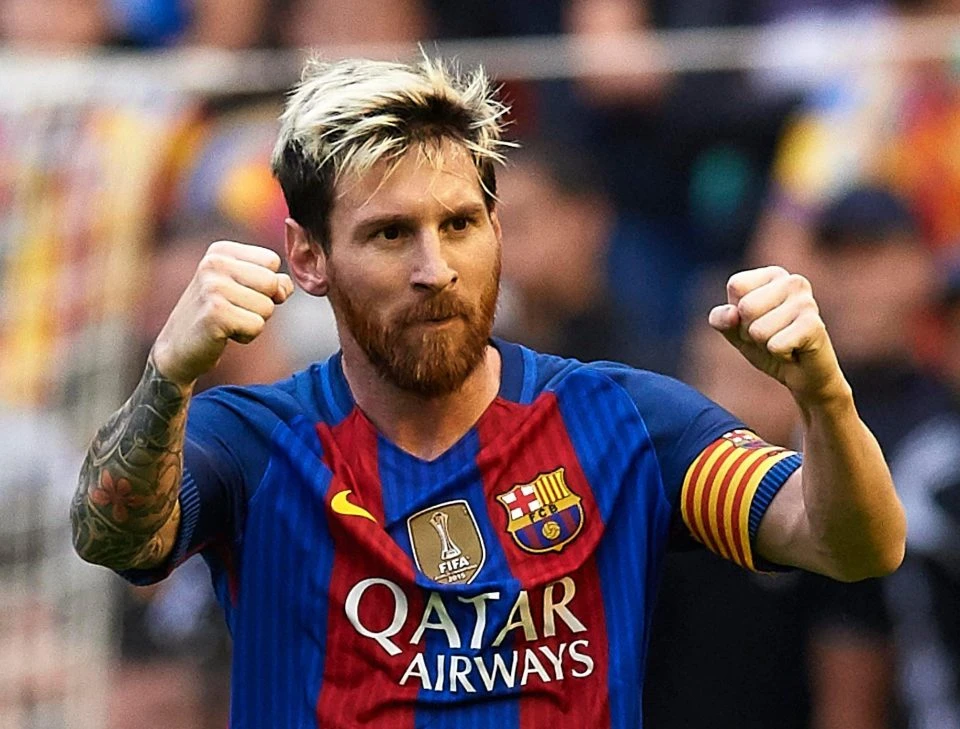 Lionel Messi giữ kỷ lục với thu nhập hơn 100 triệu Euro/năm. Ảnh: Getty Images.