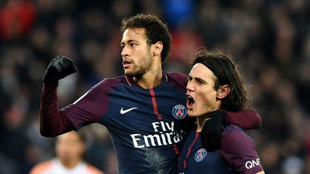Edinson Cavani (phải) ăn mừng bàn thắng cùng Neymar. Ảnh Getty Images.