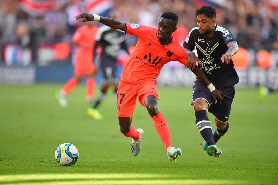 UEFA yếu cầu kết thúc giải ngày 30-6. Ligue 1 sẵn sàng vượt rào