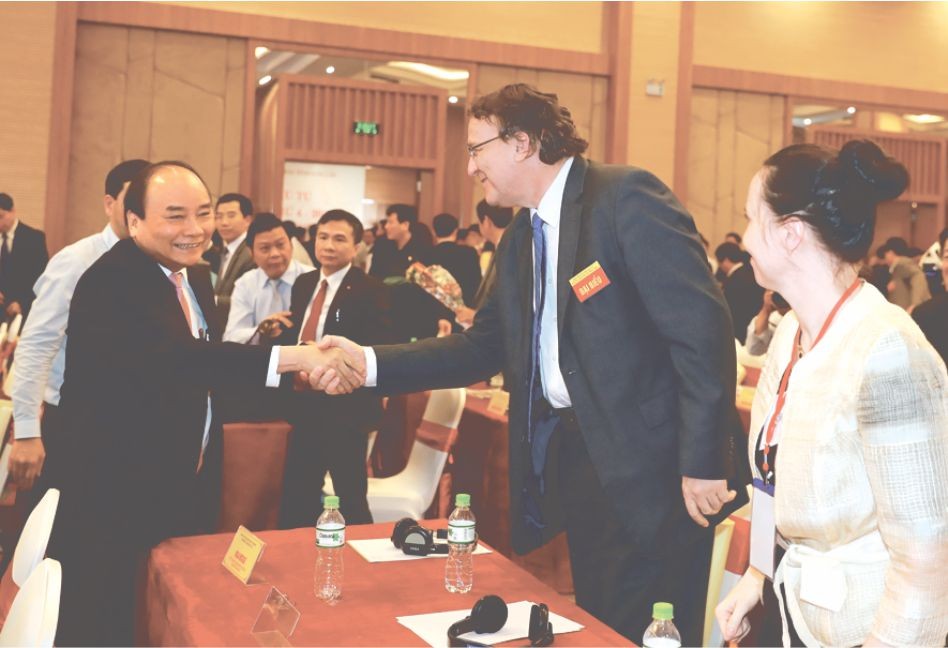 阮春福總理與各投資商會晤。