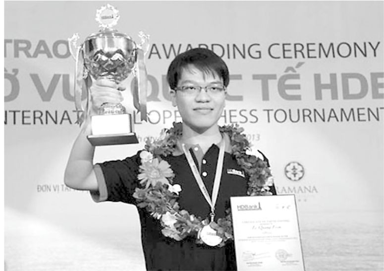 黎光廉曾獲得2013年 “市住房開發銀行盃”國際象棋公開賽冠軍。