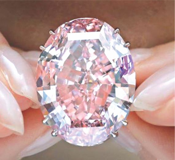 “粉紅之星”鑽石拍賣價格破紀錄