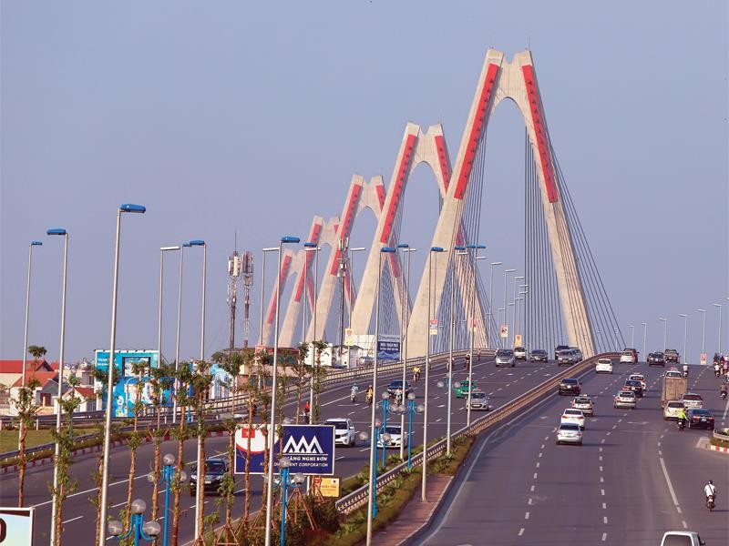 河內日新大橋由日本國際協力機構的政府開發援助（ODA）貸款提供建設資金，被視為越日友誼大橋。