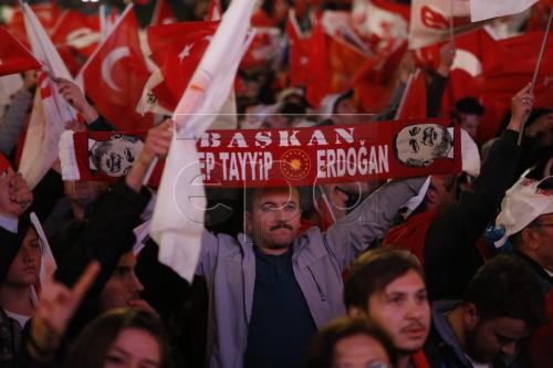 土耳其民眾歡慶修憲公投通過。（資料圖來源：互聯網）