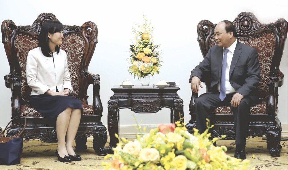 阮春福總理在政府辦公廳接見台灣寶成集團執行長蔡佩君。