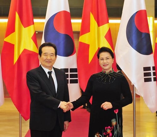 國會主席阮氏金銀會見韓國國會議長丁世均。（圖源：人民軍隊報網）
