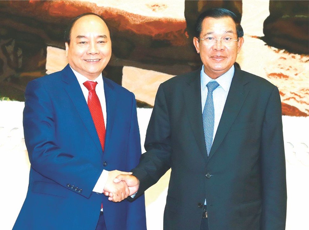 阮春福總理與柬埔寨首相洪森會晤。