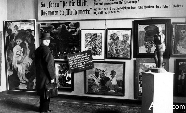 1938年2月，納粹在柏林策劃的“墮落的藝術”展。（圖源：互聯網）