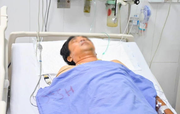 Bệnh nhân N.T.A. may mắn thoát khỏi "lưỡi hái tử thần" nhờ các bác sĩ Bệnh viện Đa khoa Sóc Trăng