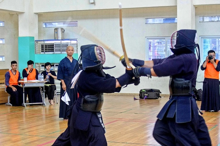 Môn kendo đang thu hút đông đảo VĐV tập luyện tại các thành phố lớn. Ảnh: MINH HOÀNG