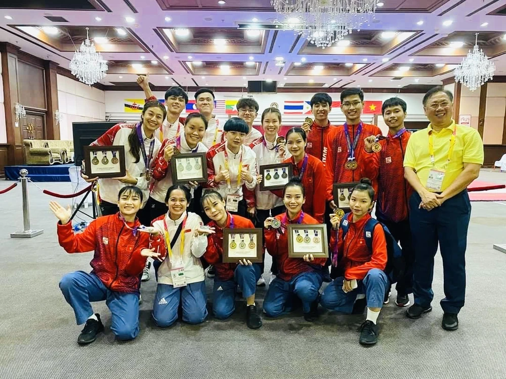 Đội taekwondo sinh viên Việt Nam đã có tấm HCV tại Thái Lan lần này. Ảnh: THANH HUY