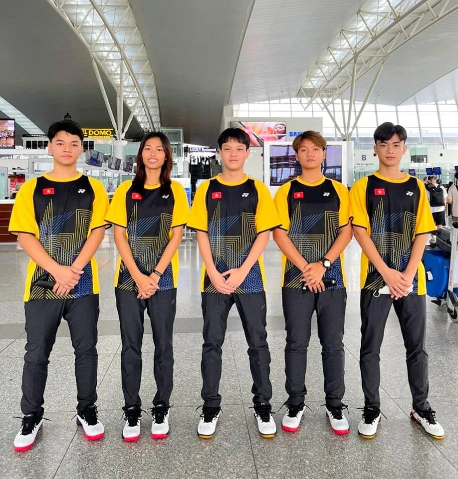 Đội cầu lông trẻ Việt Nam đi Thái Lan thi đấu. Ảnh: CLVN