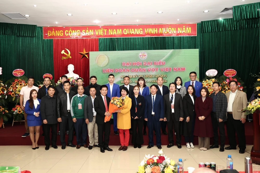 Ban chấp hành mới của Liên đoàn quần vợt Việt Nam khóa 7. Ảnh: THÚY THÚY
