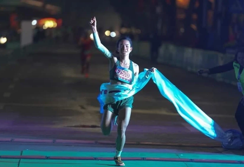 Nguyễn Thị Oanh đã có chức vô địch 21km tại giải bán marathon quốc tế Việt Nam. Ảnh: W.TT