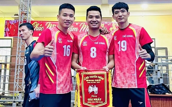 Cầu thủ Thể Công đang có tinh thần tốt trước khi thi đấu vòng 1 giải bóng chuyền vô địch quốc gia 2023. Ảnh: MINH MINH