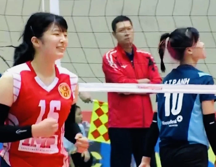 Tay đập người Nhật Bản Aimi của đội chủ nhà Kinh Bắc Bắc Ninh đã chơi tốt ngay trận khai mạc. Ảnh: MINH MINH