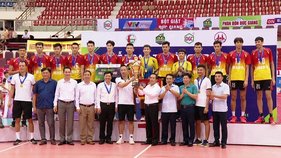 Đội nam Ninh Bình đã là ứng viên cho vị trí dẫn đầu bảng tại vòng 1 ở Gia Lâm. Ảnh: B.NB