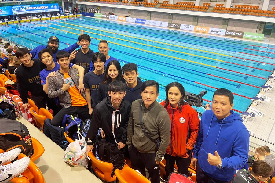 Đội bơi Việt Nam đã thực hiện chương trình tập huấn tại Hungary bằng kinh phí nhà nước nhưng nếu có sự hỗ trợ từ phía bạn là cơ hội tốt thêm sự phát triển cho VĐV. Ảnh: Q.P