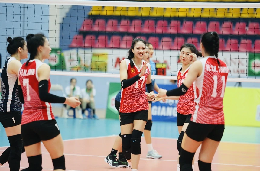 Đội nữ Bộ tư lệnh Thông tin là một trong những đại diện đã có suất dự cúp Hùng Vương 2023 sau vòng 1 giải vô địch quốc gia vừa qua. Ảnh: T.THẢO