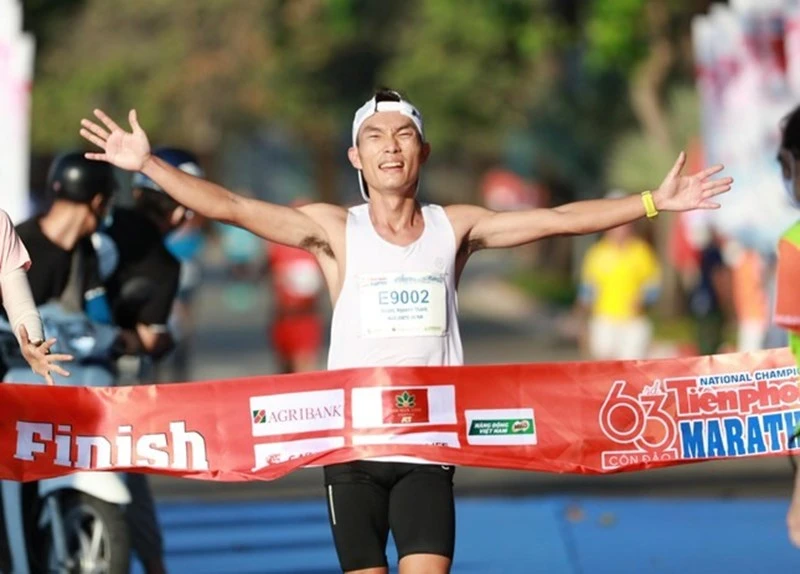 Hoàng Nguyên Thanh đang là đương kim vô địch cự ly marathon nam tại giải đấu. Ảnh: NHƯ Ý