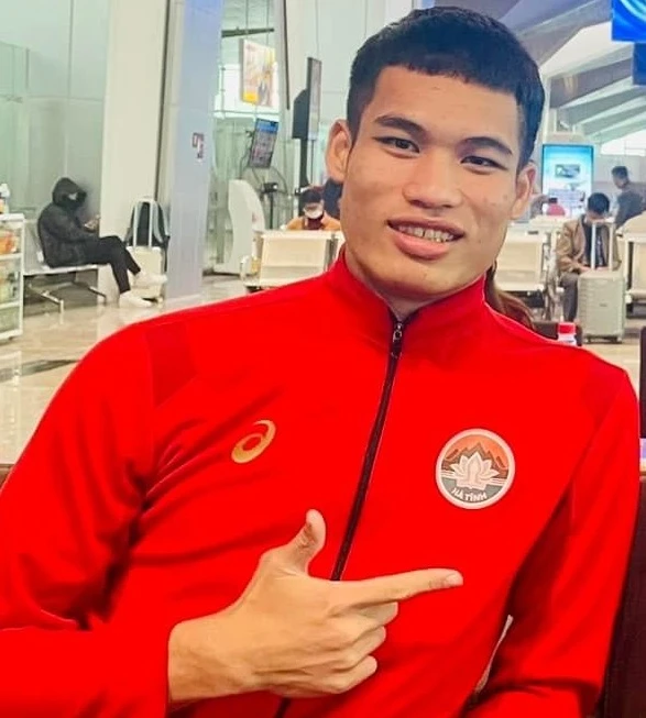 Cầu thủ Đinh Văn Phương lỡ cơ hội dự SEA Games 32 vì chấn thương. Ảnh: V.PHƯƠNG