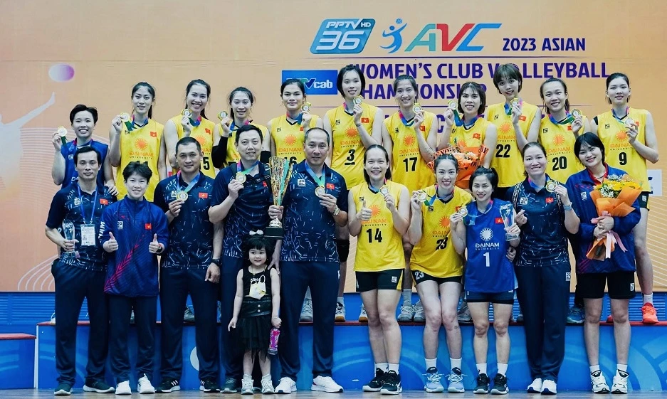 Đội tuyển bóng chuyền nữ Việt Nam sẵn sàng cho SEA Games 32. Ảnh: MINH MINH