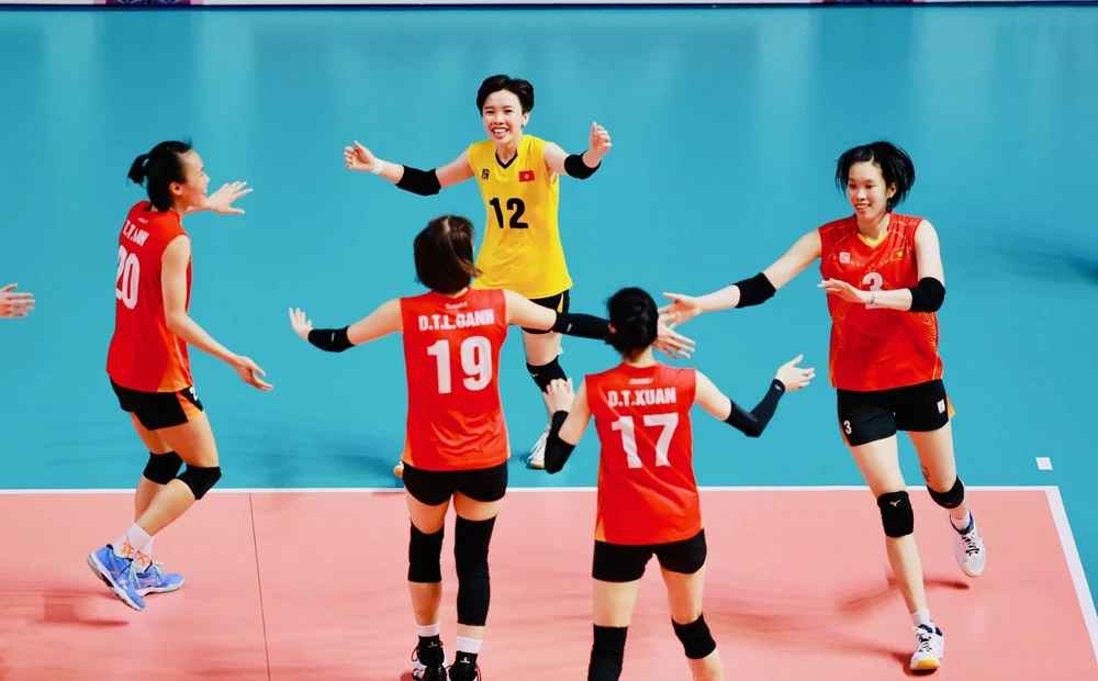 Đội tuyển bóng chuyền nữ Việt Nam đã có chiến thắng quan trọng tại bán kết để lọt vào chung kết tranh HCV tại SEA Games 32. Ảnh: DŨNG PHƯƠNG