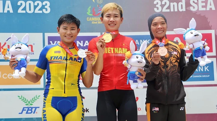 Nguyễn Thị Thật (giữa) là cua-rơ chủ lực của đội xe đạp đường trường nữ Việt Nam dự giải vô địch châu Á 2023 tới đây. Ảnh: D.P