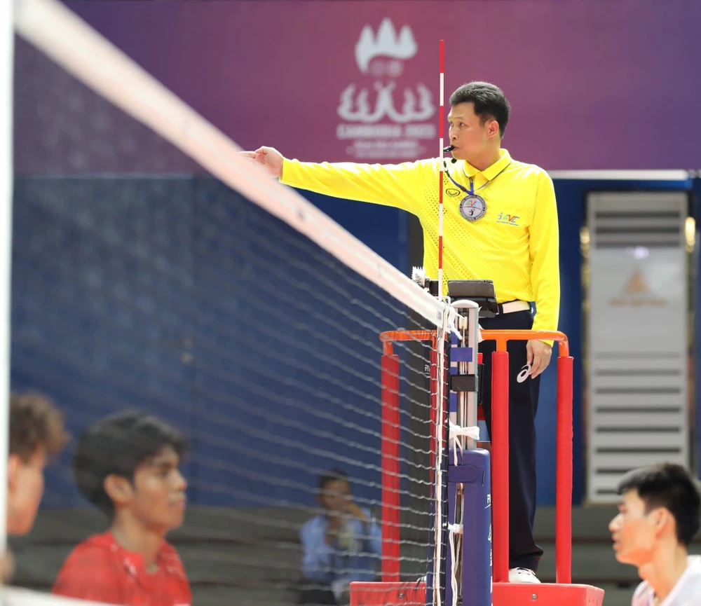 Trọng tài Nguyễn Việt Hòa tham gia điều hành tại SEA Games 32 vừa qua. Ảnh: AVC