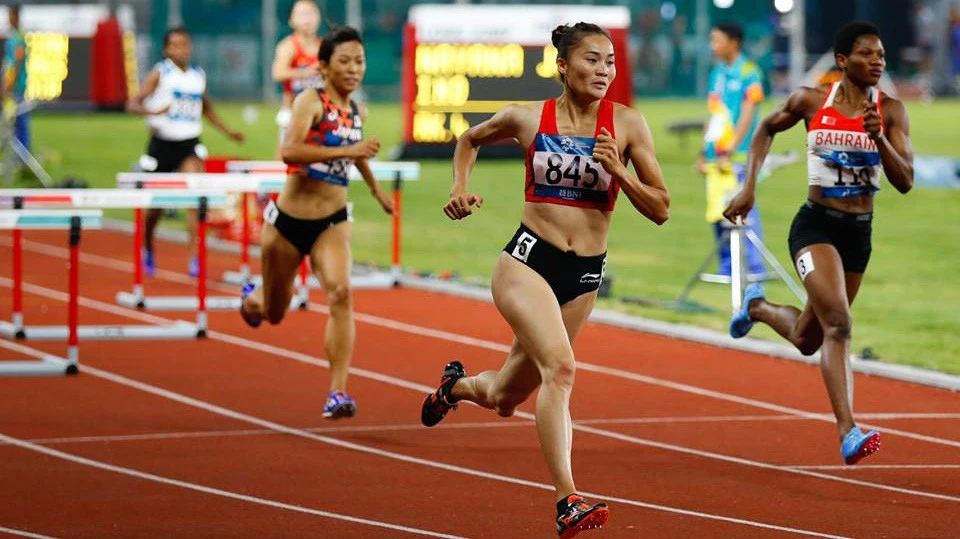 Quách Thị Lan thi chung kết 400m rào nữ tại ASIAD 18-2018. Ảnh: OCA