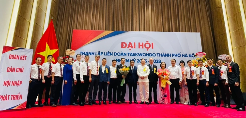 Liên đoàn taekwondo Hà Nội đã ra mắt nhiệm kỳ lần thứ nhất. Ảnh: MINH MINH