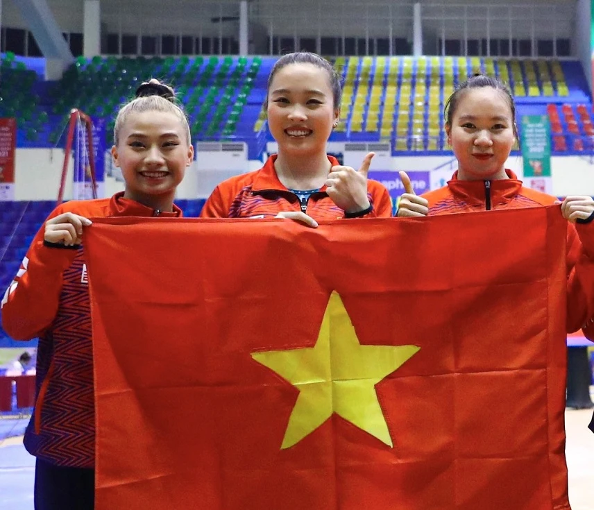 Trần Đoàn Quỳnh Nam (giữa) đã có suất dự giải vô địch thế giới 2023. Ảnh: D.P