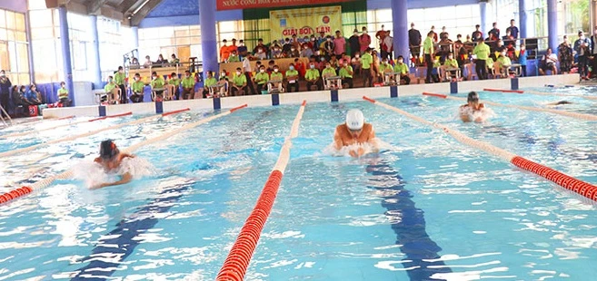 Giải bơi trẻ luôn thu hút đông đảo các VĐV triển vọng của bơi Việt Nam tham dự. Ảnh: VASA