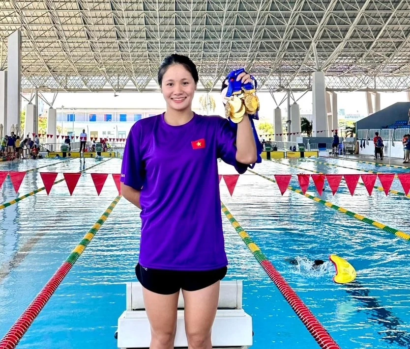 Võ Thị Mỹ Tiên kết thúc giải bơi trẻ vô địch quốc gia 2023 với vô số HCV cá nhân trong các nội dung tham dự. Ảnh: MỸ TIÊN
