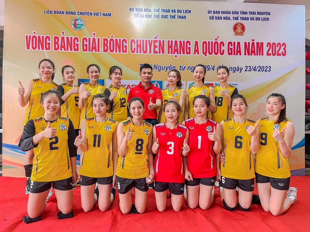 Đội bóng chuyền nữ Hà Nội đã thăng hạng sau khi thắng tại chung kết giải hạng A năm nay. Ảnh: BCHN